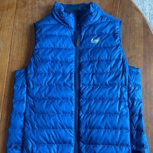 New condition, never worn REI blue vest.